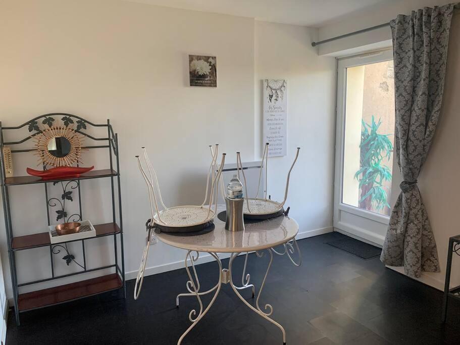 Studio Cosy Avec Terrasse. Apartment Boyer ภายนอก รูปภาพ